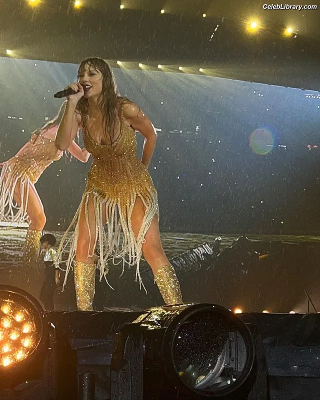 Taylor Swift photo 24 of 4190