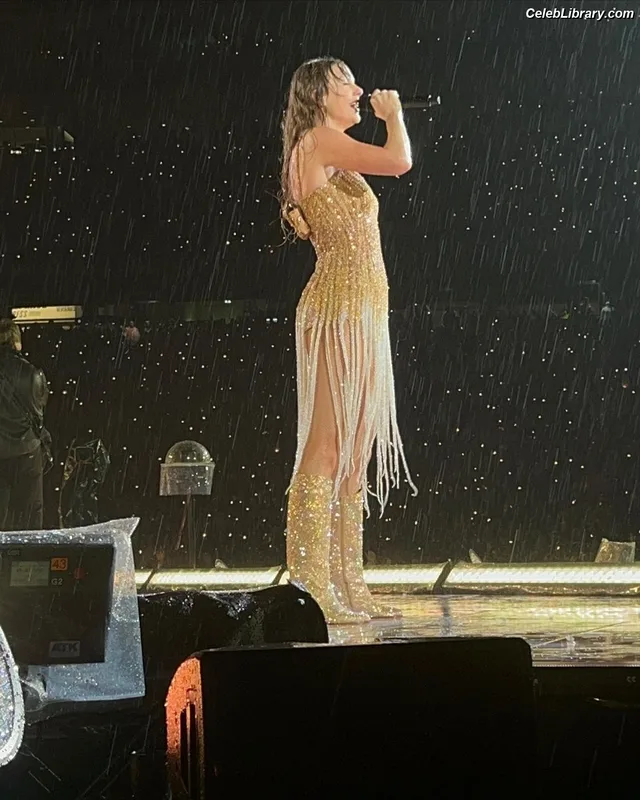 Taylor Swift photo 2 of 4190