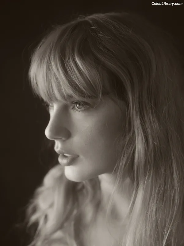 Taylor Swift photo 23 of 4190