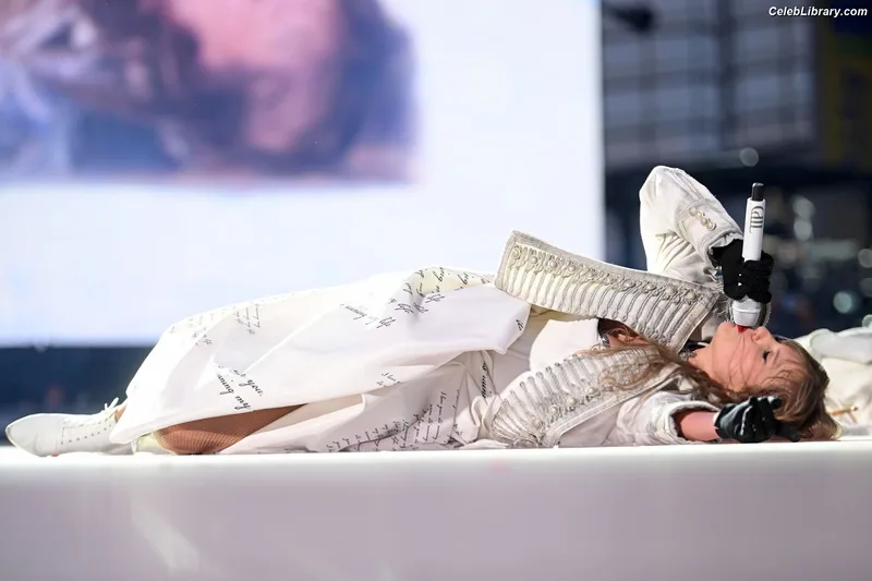 Taylor Swift photo 19 of 4190