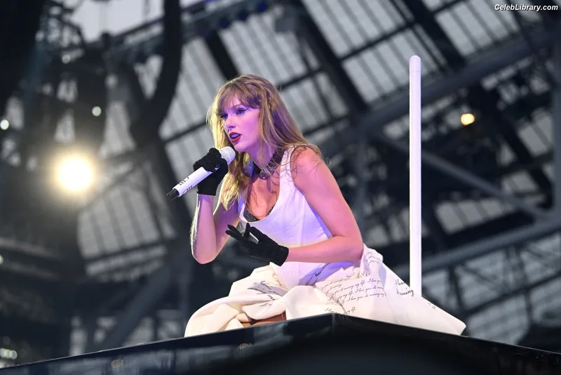 Taylor Swift photo 5 of 4190