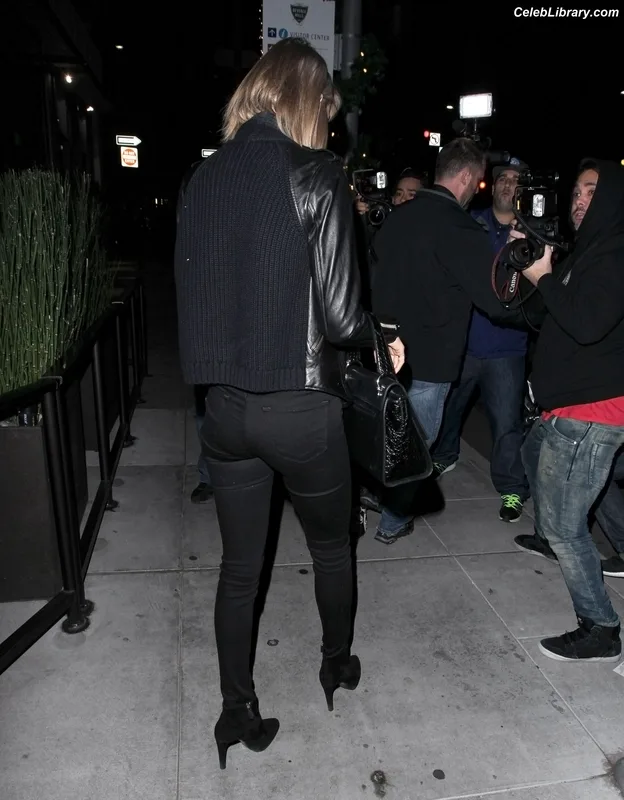 Taylor Swift photo 22 of 4190