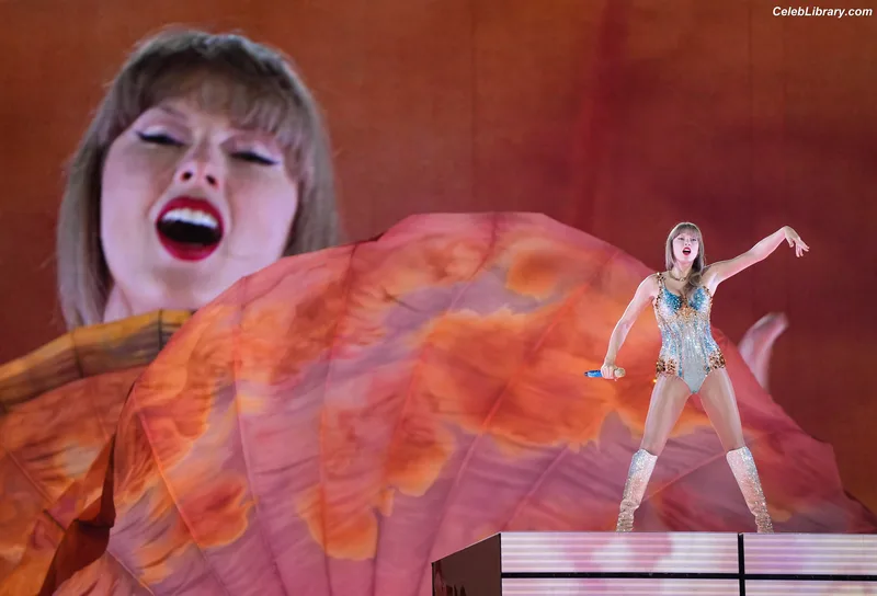 Taylor Swift photo 8 of 4190