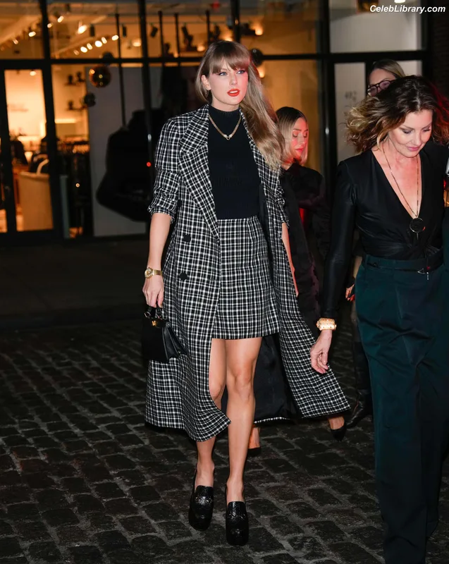 Taylor Swift photo 9 of 4190