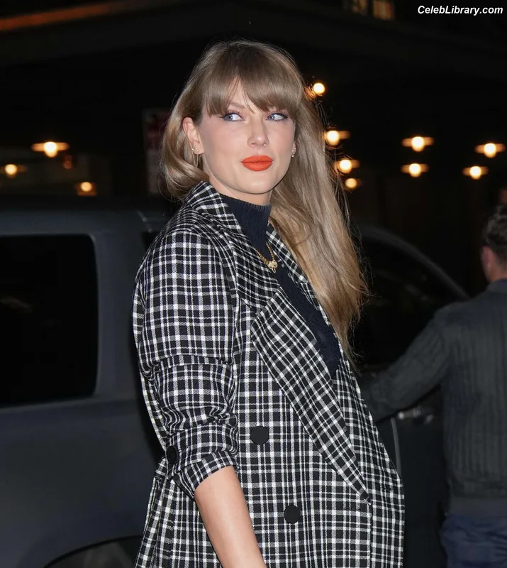 Taylor Swift photo 20 of 4190