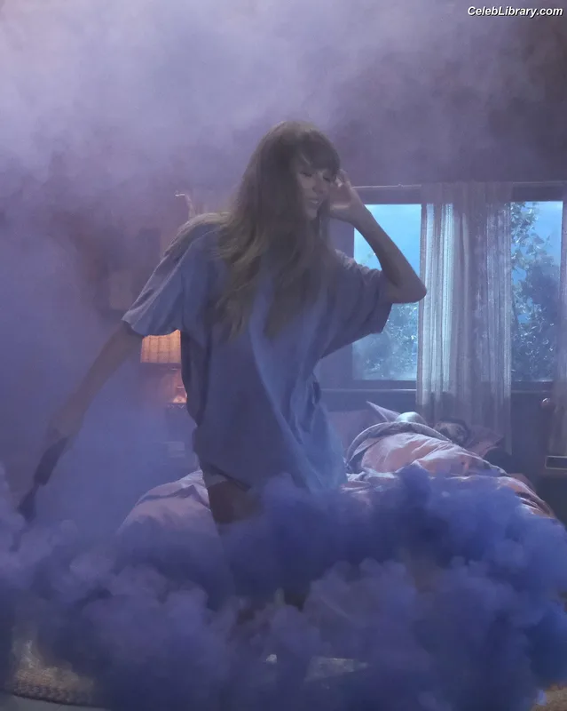 Taylor Swift photo 12 of 4190