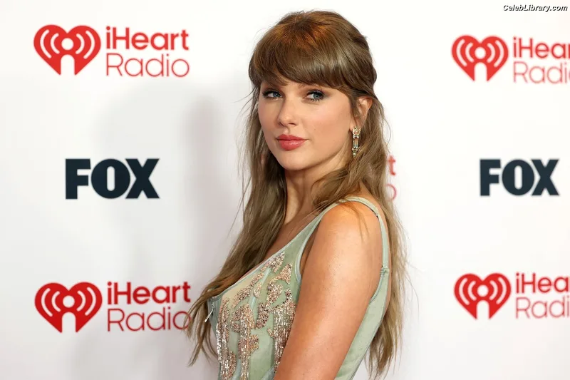 Taylor Swift photo 19 of 4190