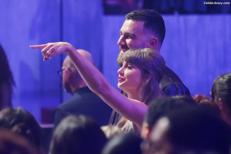 Taylor Swift photo 8 of 4190