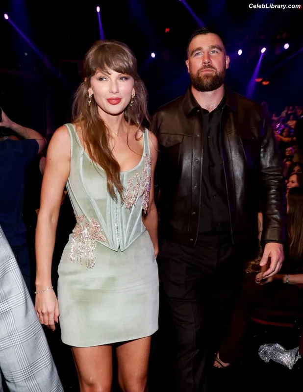 Taylor Swift photo 12 of 4190