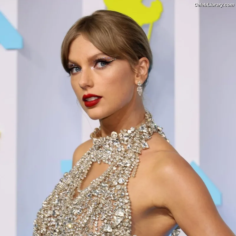 Taylor Swift photo 20 of 4190