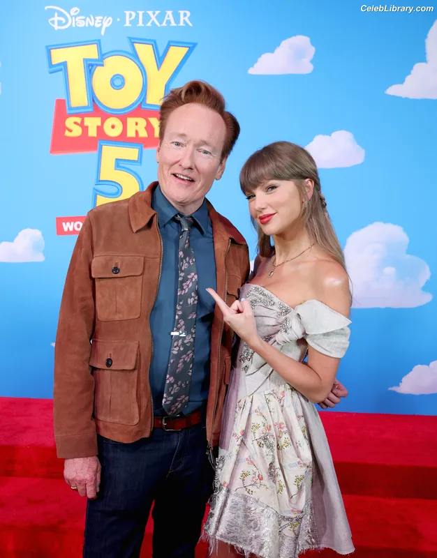 Taylor Swift photo 11 of 4190