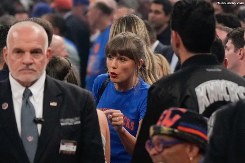 Taylor Swift photo 2 of 4190
