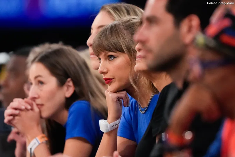 Taylor Swift photo 13 of 4190