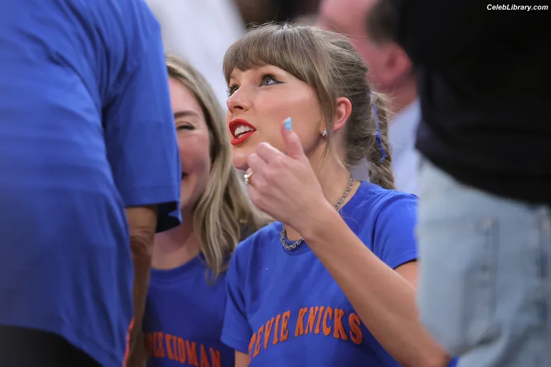 Taylor Swift photo 3 of 4190
