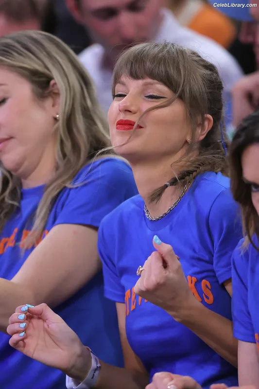 Taylor Swift photo 9 of 4190