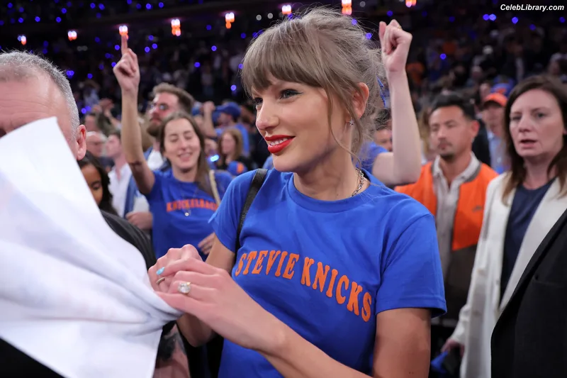 Taylor Swift photo 10 of 4190