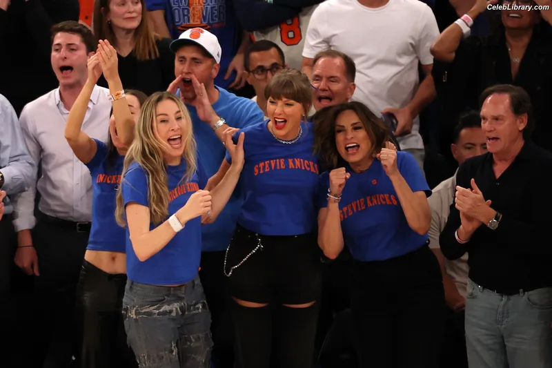 Taylor Swift photo 11 of 4190