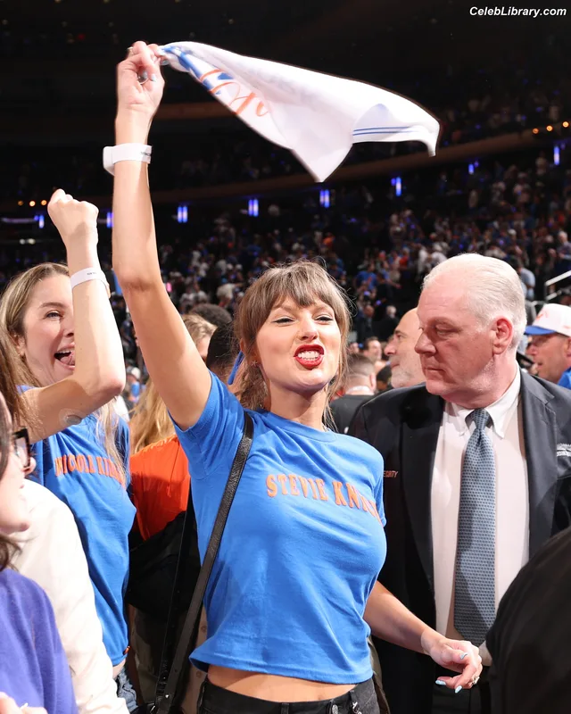 Taylor Swift photo 4 of 4190