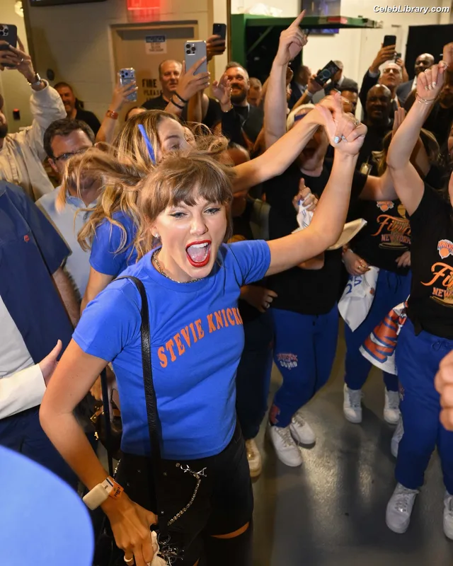 Taylor Swift photo 6 of 4190