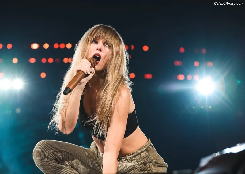 Taylor Swift photo 22 of 4190