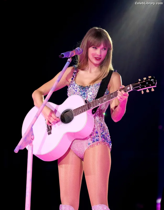 Taylor Swift photo 19 of 4190