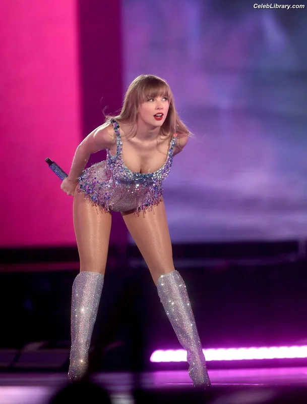 Taylor Swift photo 22 of 4190