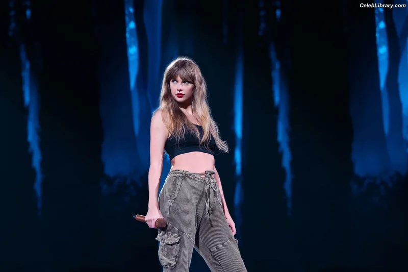 Taylor Swift photo 3 of 4190