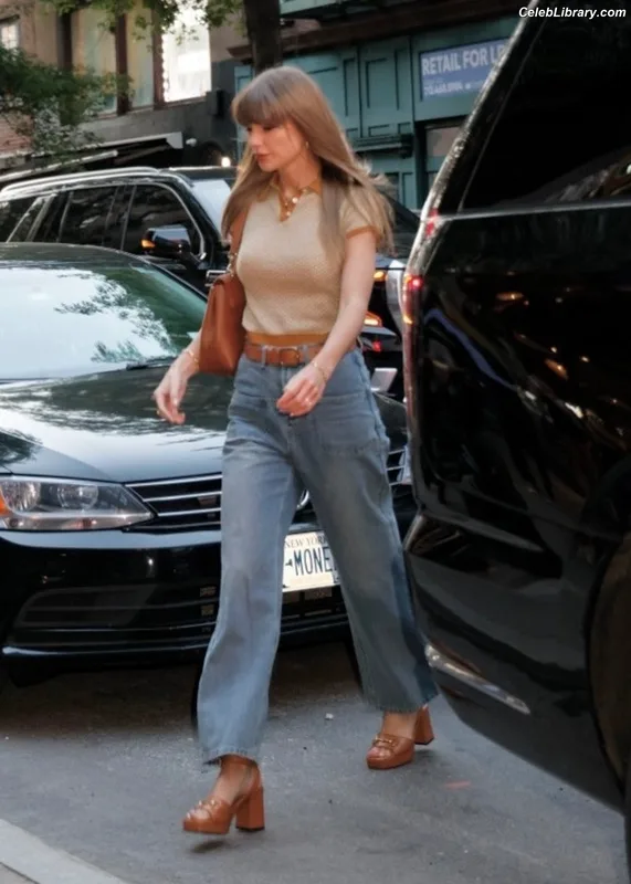 Taylor Swift photo 5 of 4190