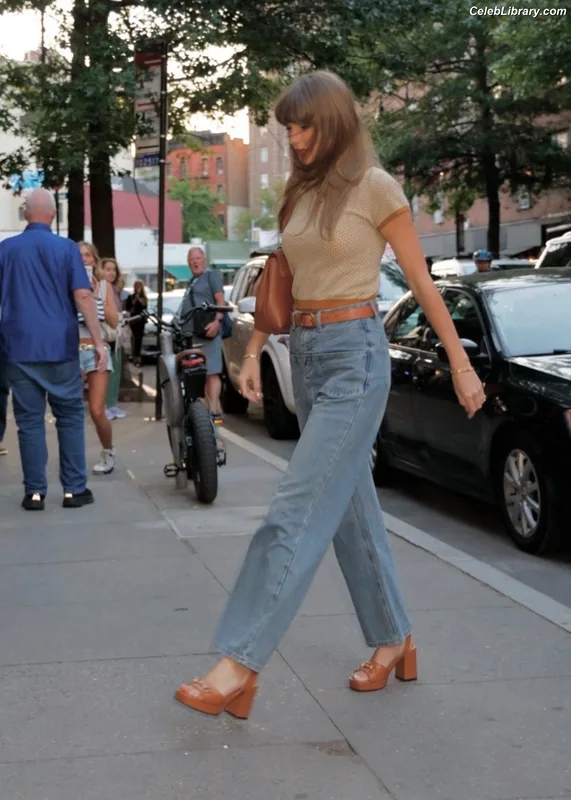Taylor Swift photo 6 of 4190