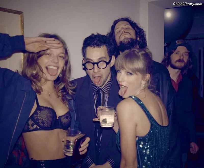Taylor Swift photo 21 of 4190