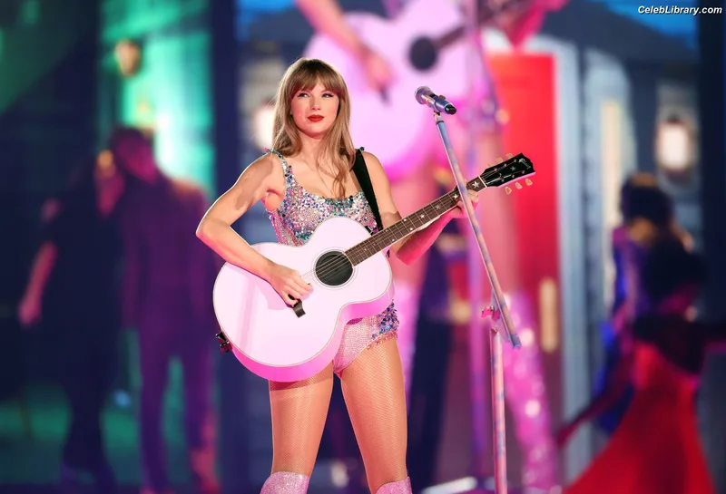 Taylor Swift photo 1 of 4190