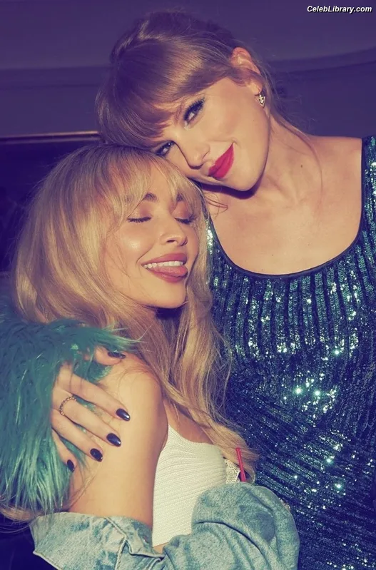Taylor Swift photo 22 of 4190