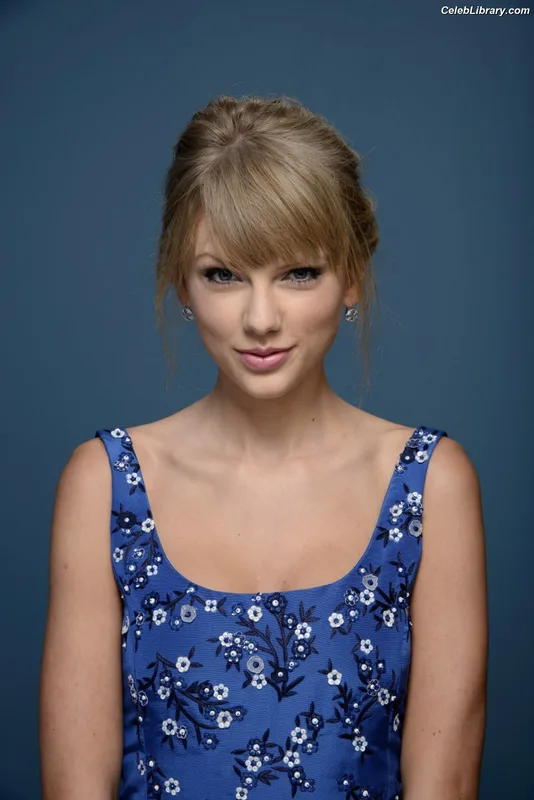 Taylor Swift photo 22 of 4190