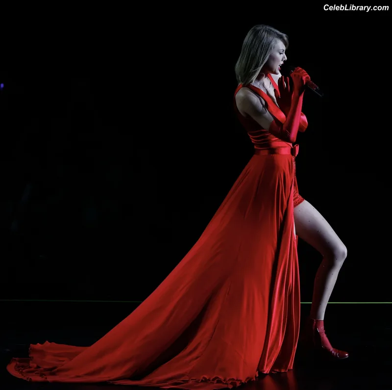 Taylor Swift photo 5 of 4190