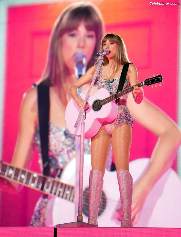Taylor Swift photo 20 of 4190