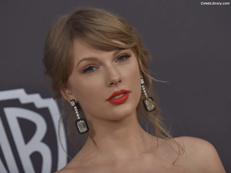 Taylor Swift photo 14 of 4190