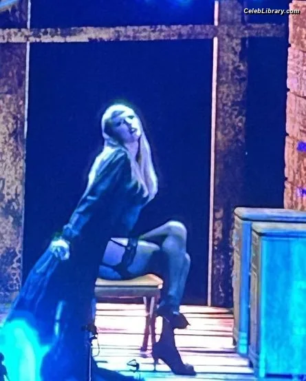 Taylor Swift photo 11 of 4190
