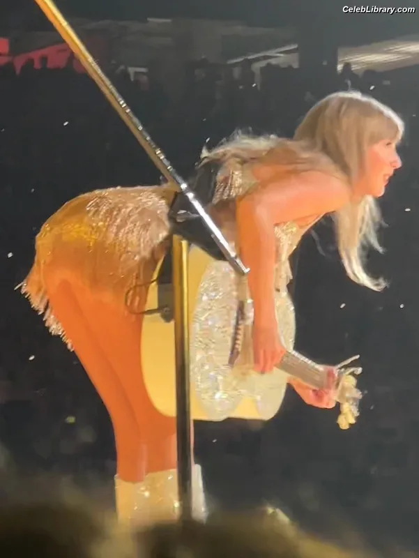Taylor Swift photo 12 of 4190