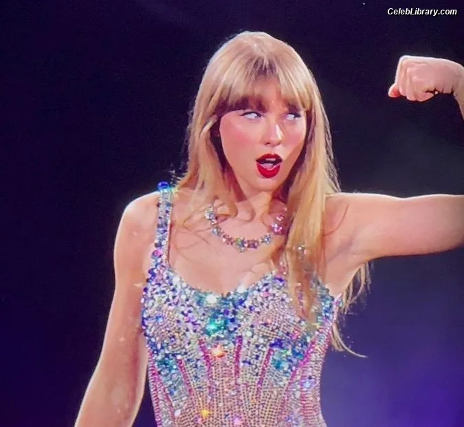 Taylor Swift photo 3 of 4190