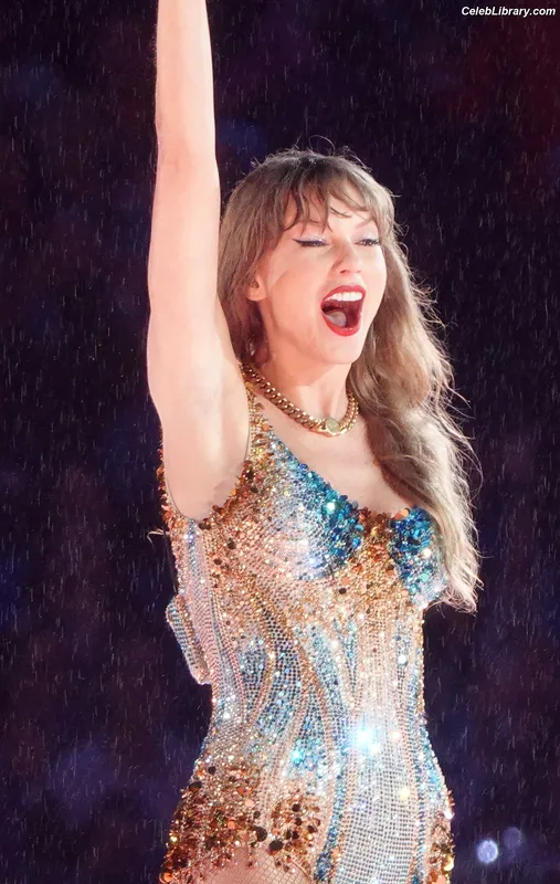Taylor Swift photo 2 of 4190