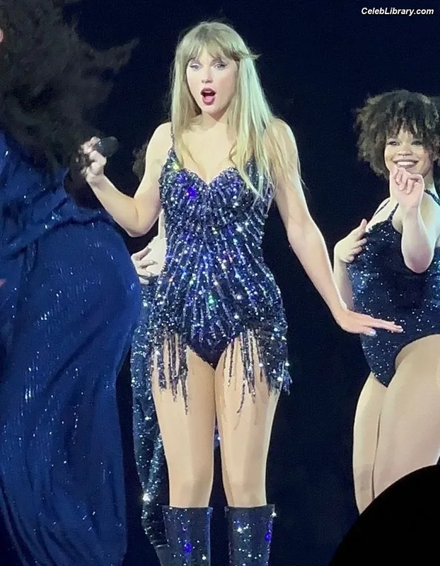 Taylor Swift photo 8 of 4190