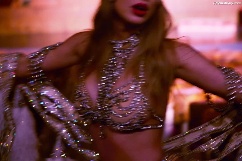 Taylor Swift photo 7 of 4190