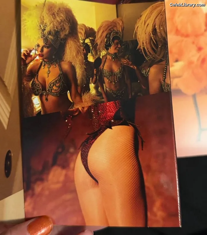 Taylor Swift photo 8 of 4190