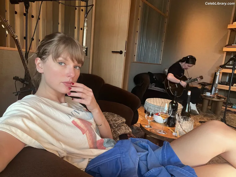 Taylor Swift photo 17 of 4190