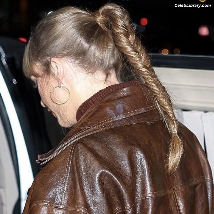 Taylor Swift photo 13 of 4190