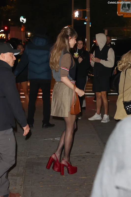 Taylor Swift photo 6 of 4190