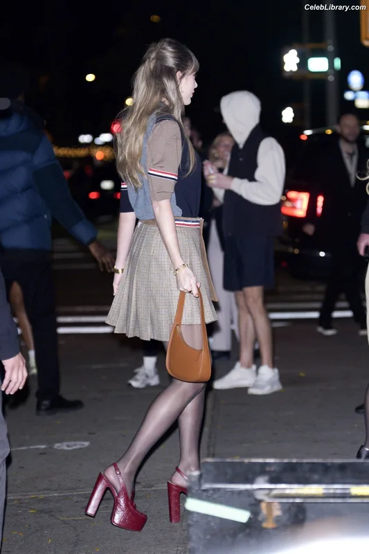 Taylor Swift photo 5 of 4190