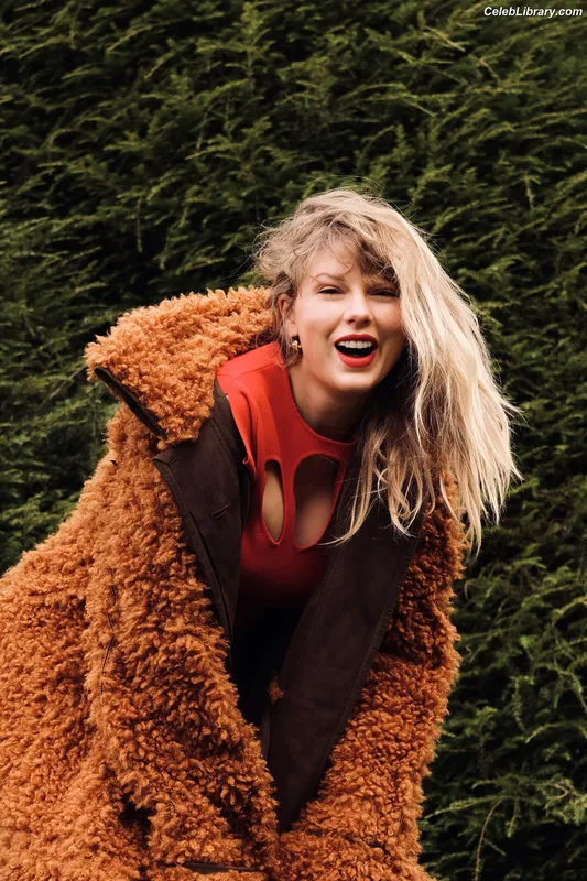 Taylor Swift photo 8 of 4190