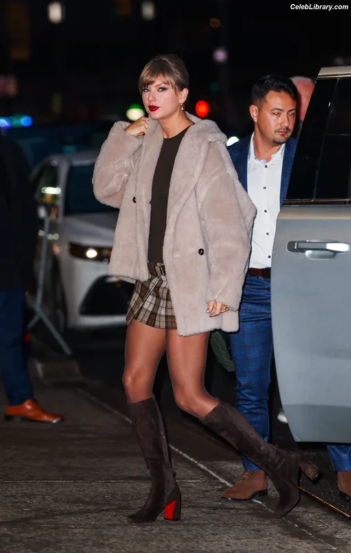 Taylor Swift photo 13 of 4190