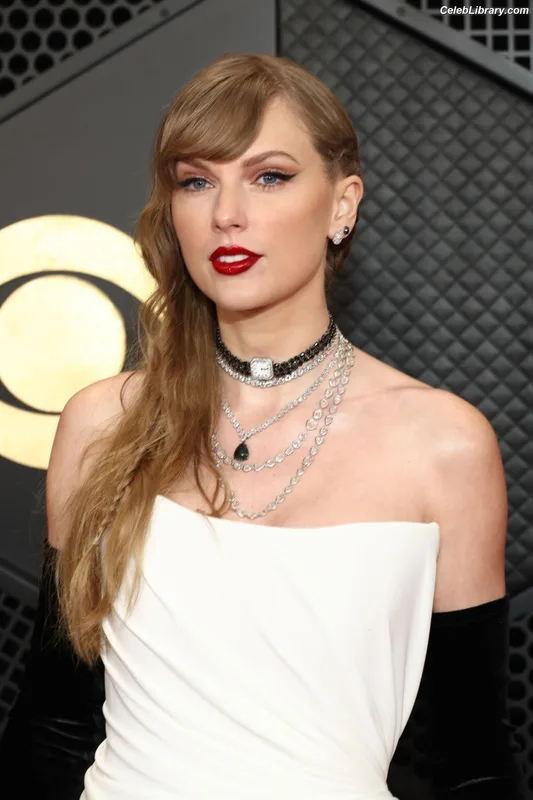 Taylor Swift photo 16 of 4190